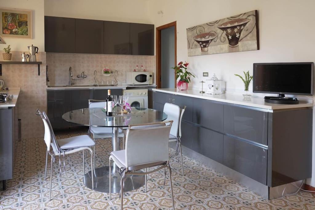 Dolce Sicily A 2Km Dal Centro Apartman Palermo Kültér fotó