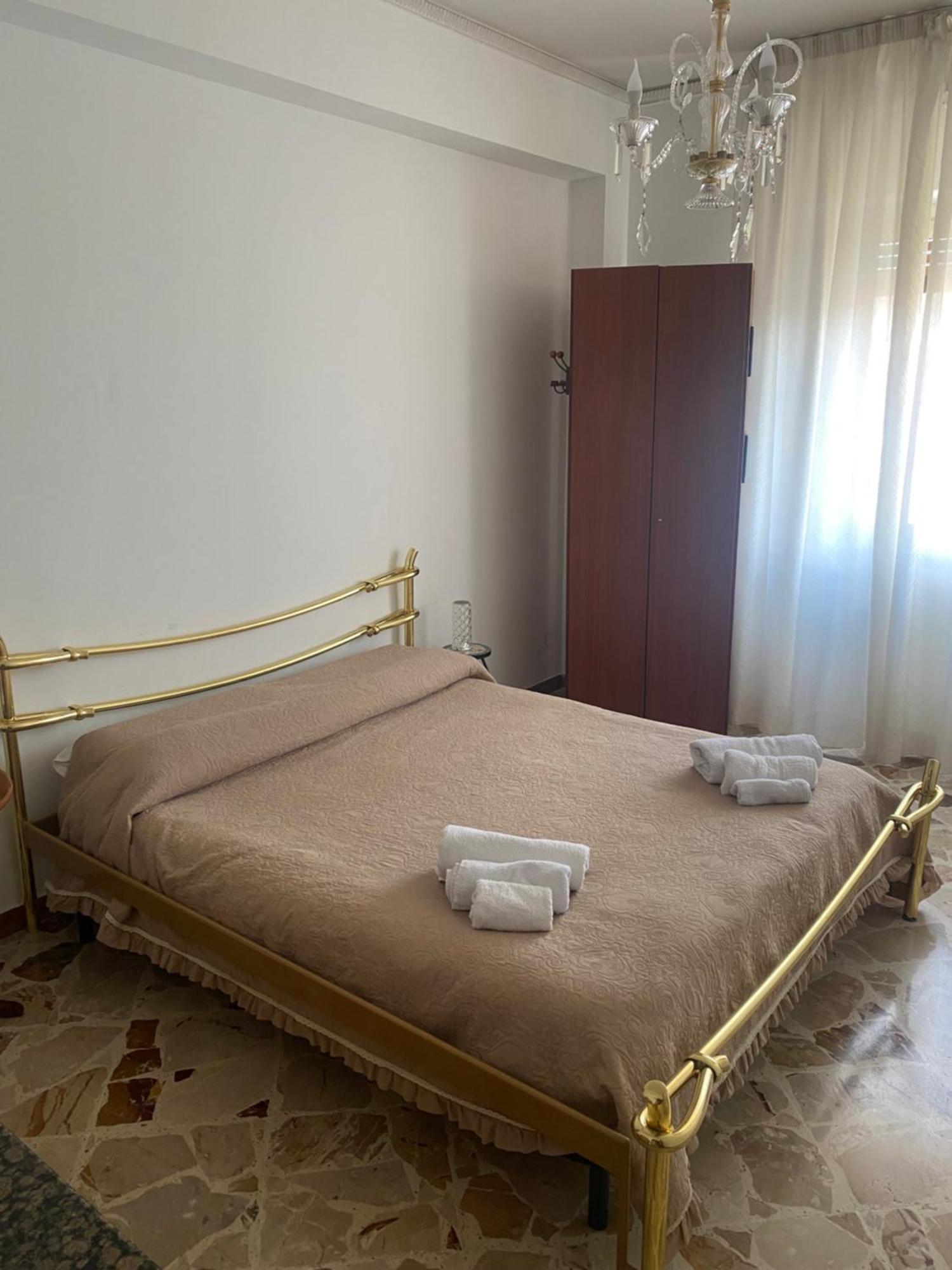 Dolce Sicily A 2Km Dal Centro Apartman Palermo Kültér fotó